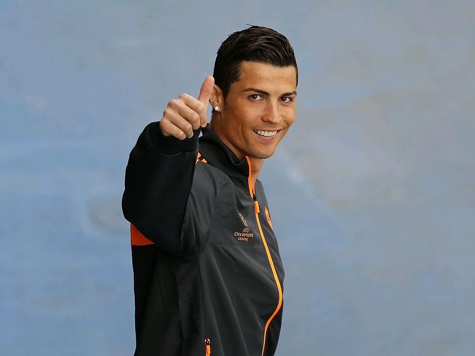 奥尔莫vs阿拉维斯全场数据：梅开二度+5次关键传球，获评9.5分