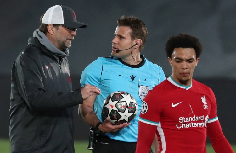 奇闻揭秘：巴西球星自掏腰包加盟中超，为追逐梦想付出数十万代价