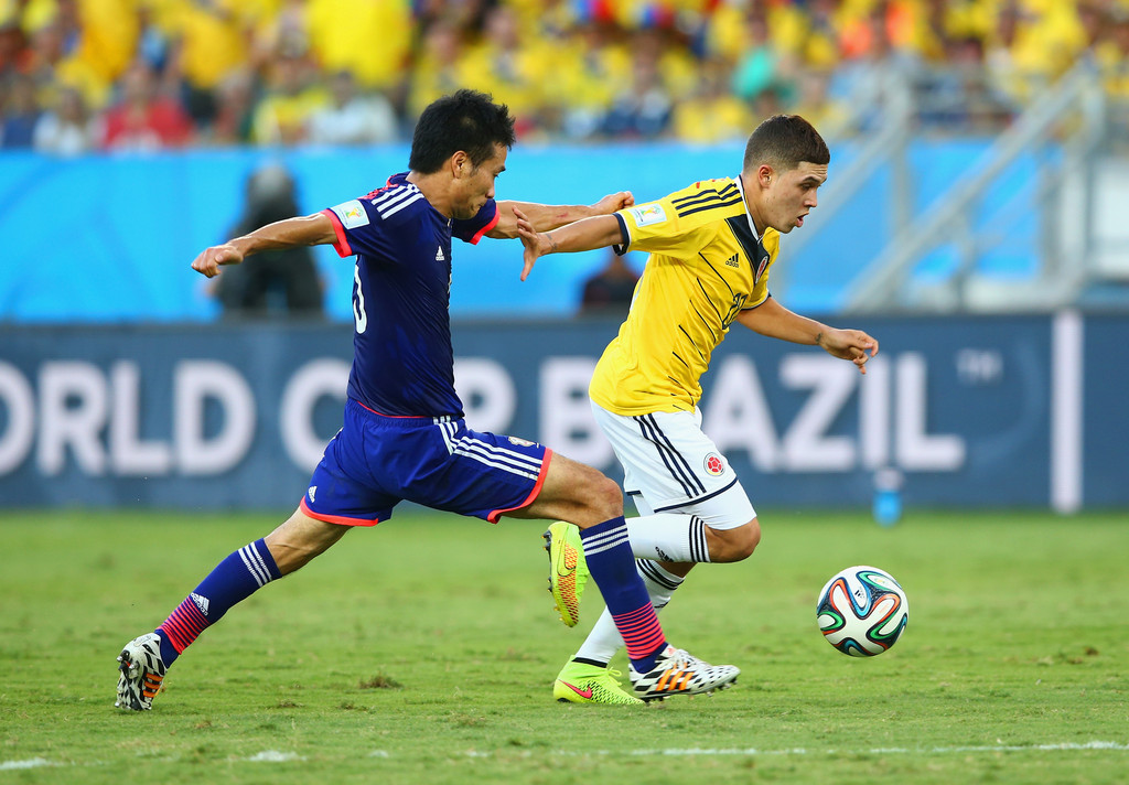 加斯佩里尼率队五次欧联杯赛季首战均获胜，且每次至少打进2球（加斯佩里尼执教球队欧联杯赛季揭幕战五战全胜，场场至少攻入2球）