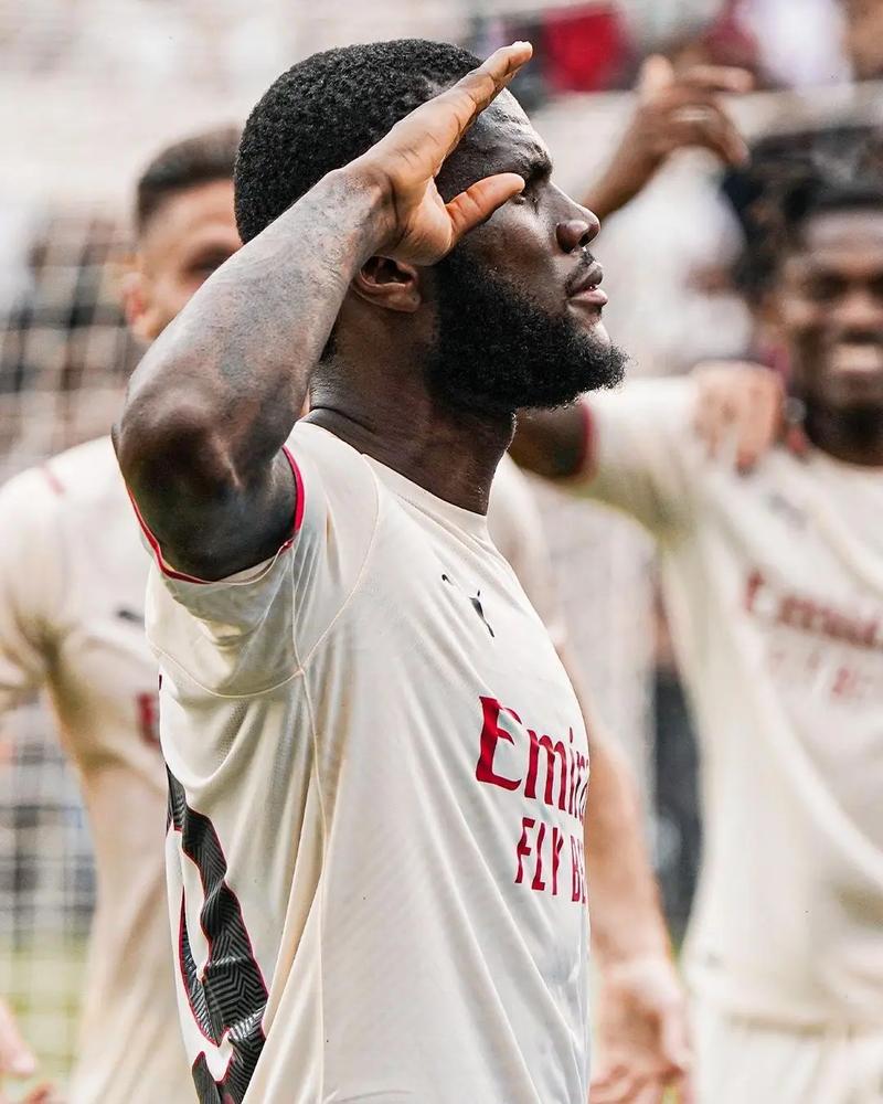 詹姆斯：生涯中所有对我打球方式的批评都很愚蠢，我不会改变