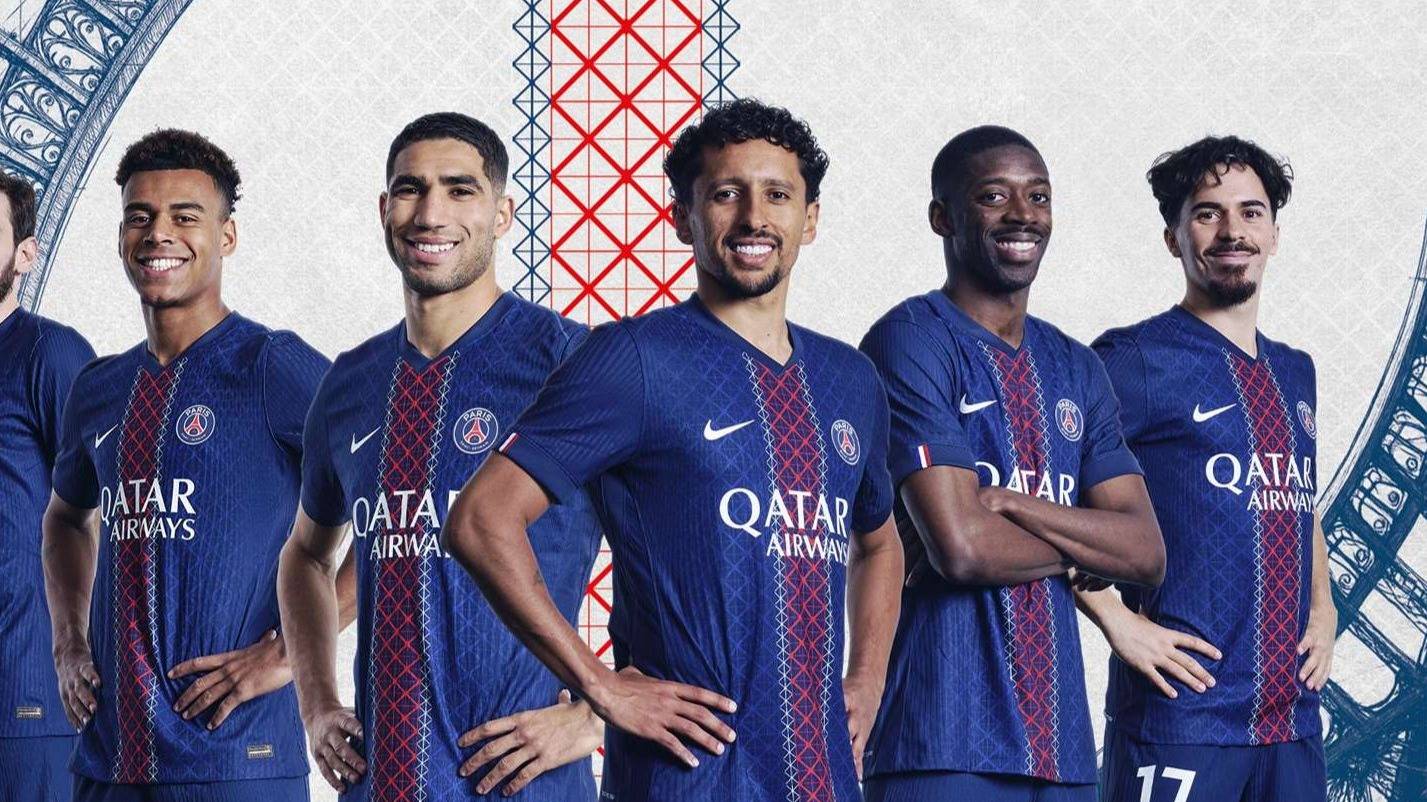 悉尼FC门将：在罗马尼亚输球就像一场葬礼，有人朝我扔东西（悉尼FC门将称在罗马尼亚客场失利仿佛参加葬礼，还遭球迷投掷物品）