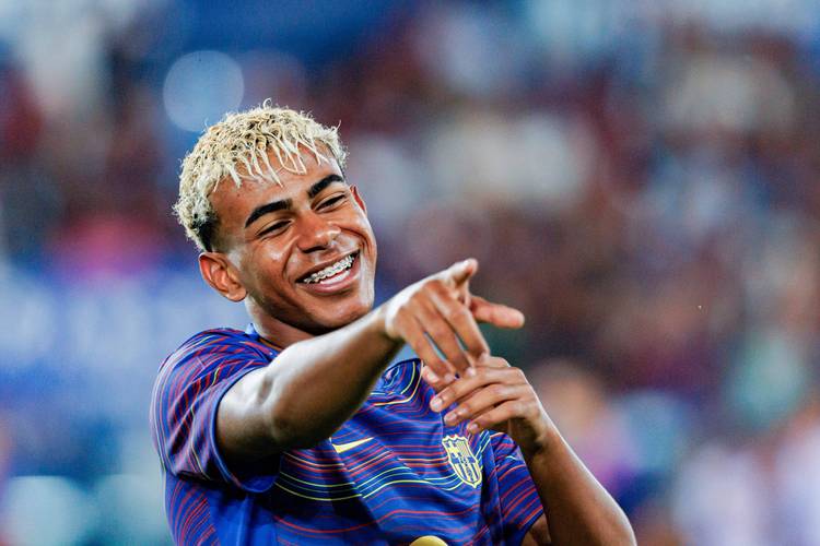 东体：足协曾考虑年初组织国足冬训，届时主教练也一并亮相