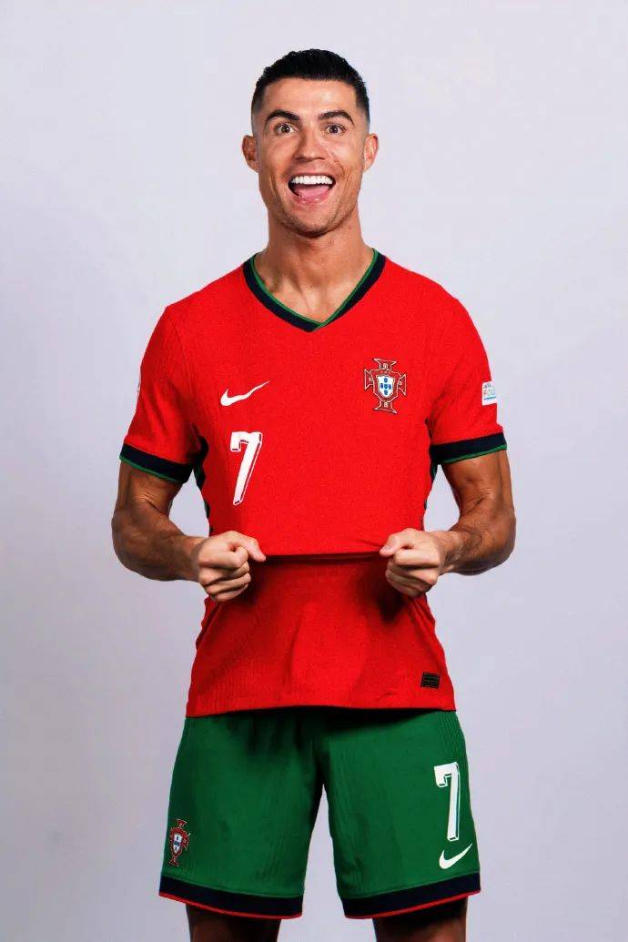 龙塞罗：巴萨这么多年都在演同样剧本，他们给裁判的钱还太少（龙塞罗：巴萨多年如出一辙，连给裁判的钱都嫌少）