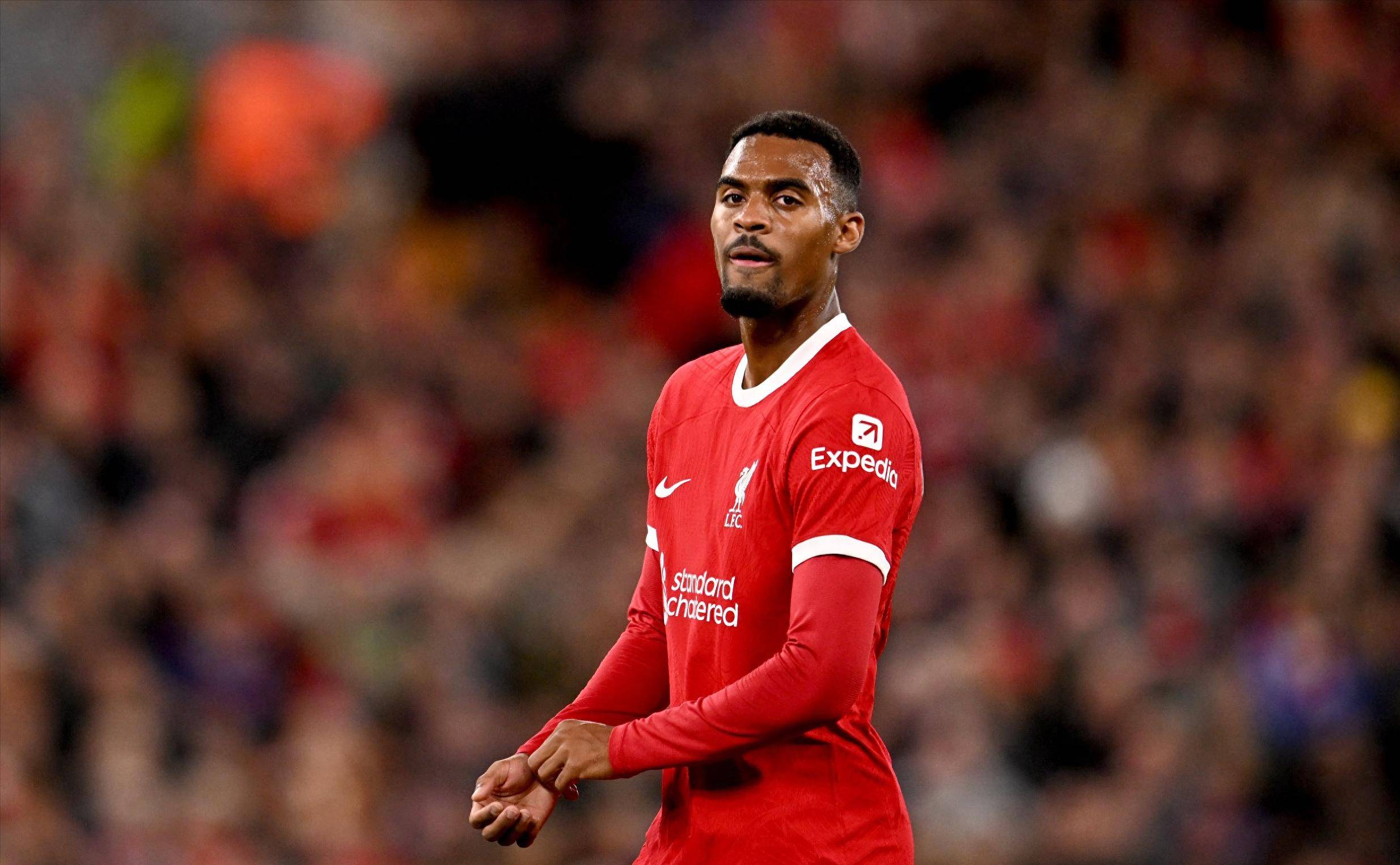 澳超前瞻：西悉尼流浪者开局一胜难求，中央海岸水手客战低迷（澳超前瞻：西悉尼流浪者开局未尝胜绩，中央海岸水手客场表现低迷）