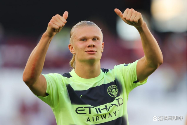 巴萨2026-27赛季复古球衣曝光：黑色主色调，青绿色粉色渐变条纹（巴萨2026／27赛季复古球衣曝光：主打黑色，青绿粉渐变条纹）