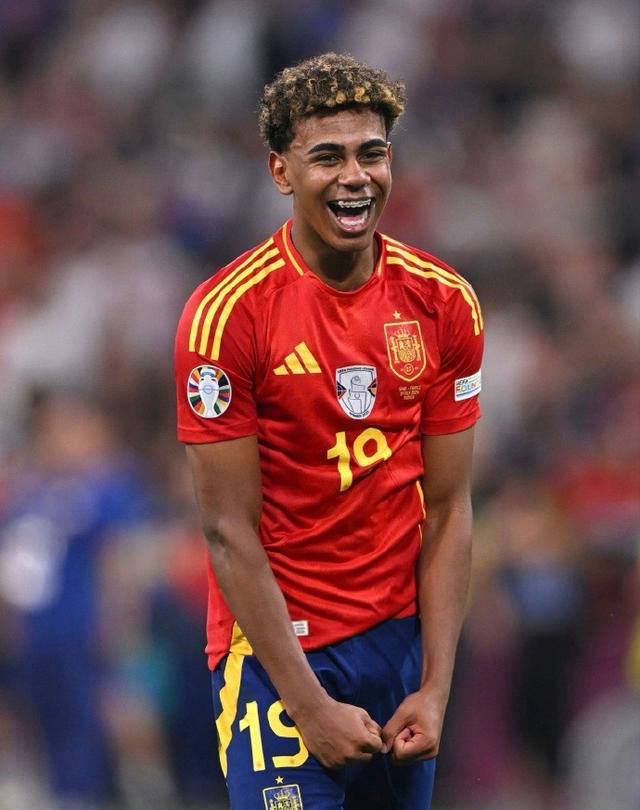 埃贝尔：我们之前收到的邮件说迪亚斯停赛一场；拜仁将上诉