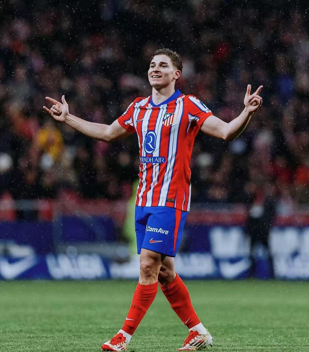 愿无大碍，蒯纪闻谢场时被拍到手臂缠着绷带