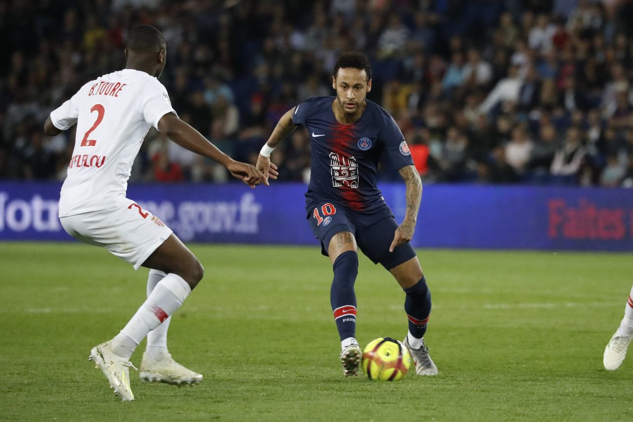 关键时刻连续拿分险追平！张镇麟全场20+8错失扳平三分