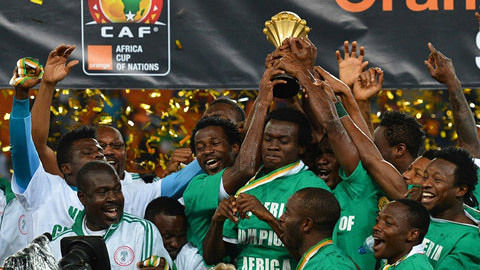 李嗣镕：首秀即进球非常兴奋，感谢教练组、队友、球迷的鼓励（李嗣镕首秀破门激动不已：感谢教练组、队友与球迷的支持）