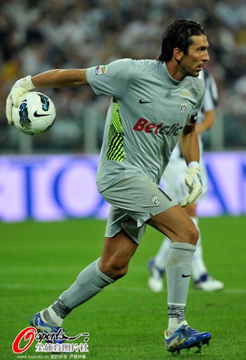 跟队记者：普利希奇参加部分合练，明天将决定他能否参赛