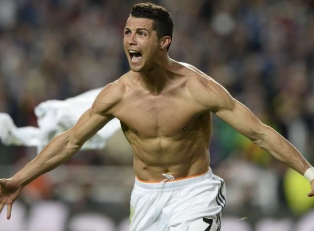 欧冠淘汰赛门票暴涨引发球迷抗议（欧冠淘汰赛票价飙升引发球迷集体抗议）