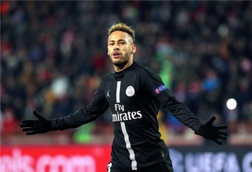 足协主席宋凯现身成都，徐正源、韦世豪、胡荷韬在酒店迎接（中国足协主席宋凯抵达成都，徐正源、韦世豪、胡荷韬在酒店迎候）