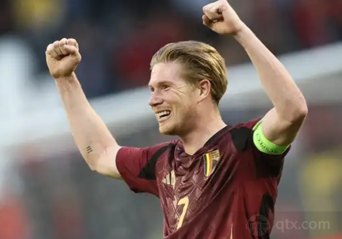 杜兰特连续得分，引领全队节奏