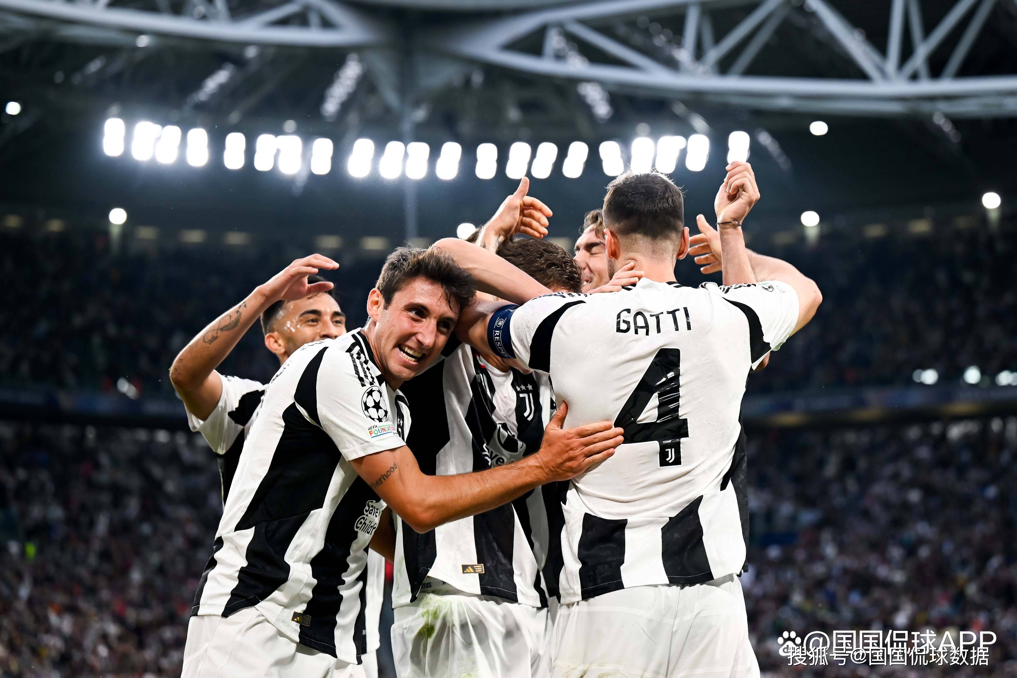 德天空：法兰克福中场乌尊肌肉受伤，预计12月欧冠踢巴萨复出（德媒天空体育：法兰克福中场乌尊肌肉受伤，预计欧冠12月战巴萨时复出）