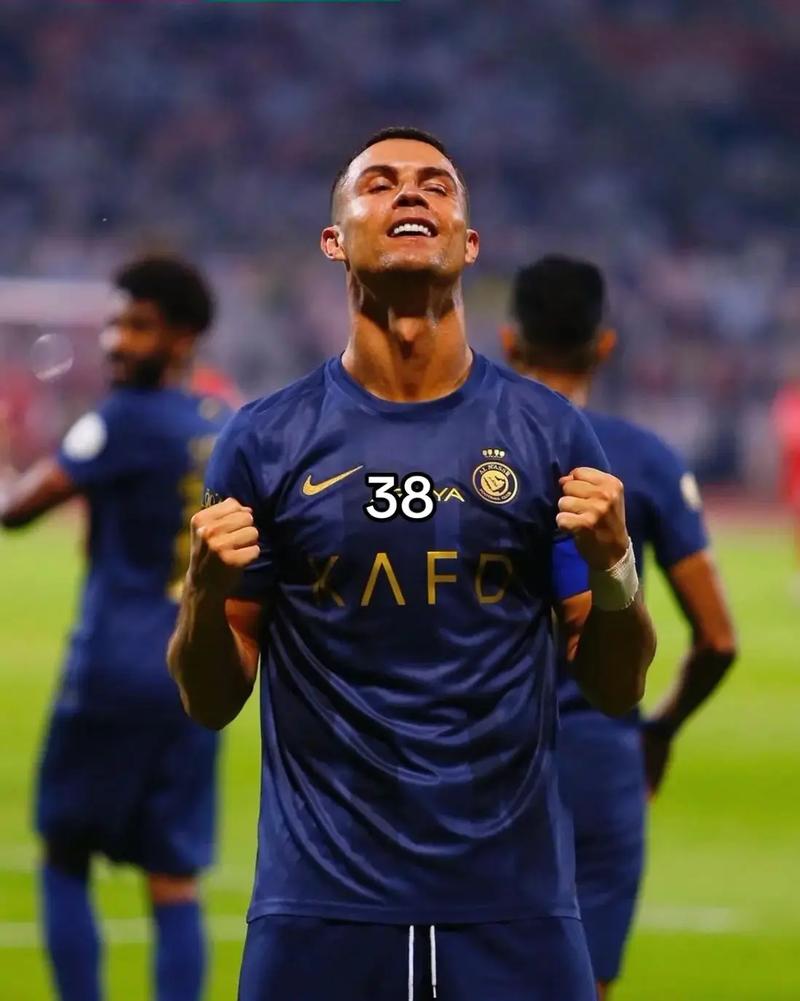 榜眼梦游11中1福克斯空砍25分，米切尔28+8，骑士送马刺交手6连败