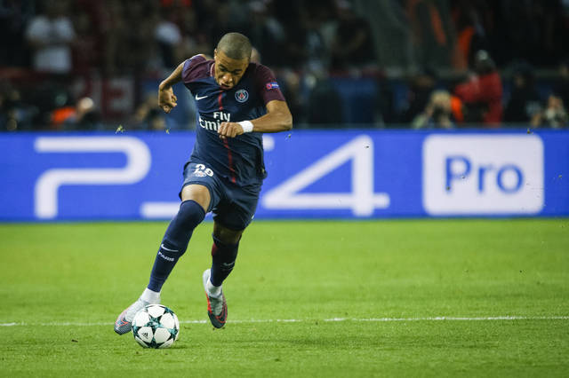 德天空：施洛特贝克因脚伤将缺席对阵卢森堡，有可能退出集训