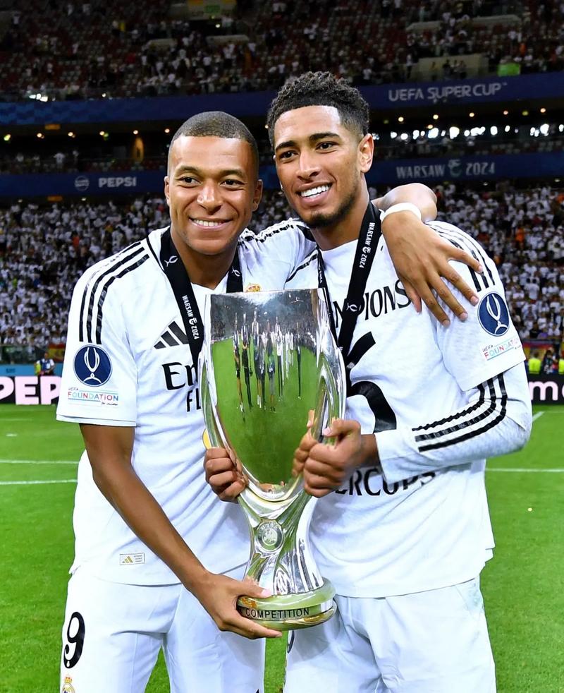 德转列本赛季俱乐部引援支出前10：英超9席，利物浦4.83亿第1（德转公布本季俱乐部引援花费前十：英超占九席，利物浦以4.83亿居首）