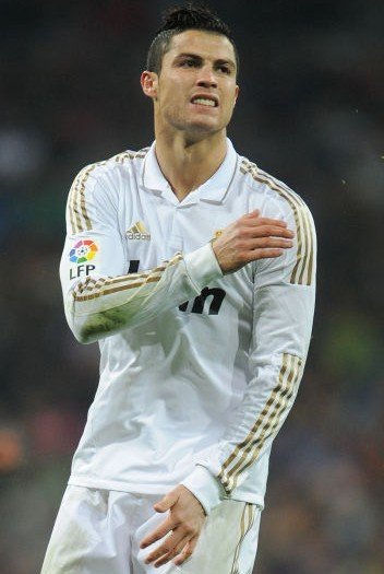 足球中超本轮进球大爆发，单轮轰入32球（中超本轮火力全开，单轮斩获32球）