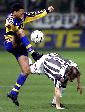 欧冠唯一全胜！阿森纳4点冲击6连胜+9连胜，坐拥44年不败纪录（欧冠仅存全胜队！阿森纳4点开球冲击6连胜与9连胜，背靠44年不败纪录）